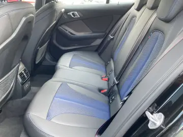 M135 i xDrive Cockpit Prof HarmanKardon Pano ACC