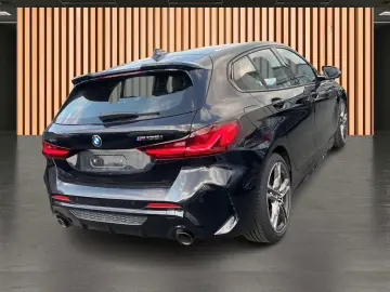 M135 i xDrive Cockpit Prof HarmanKardon Pano ACC