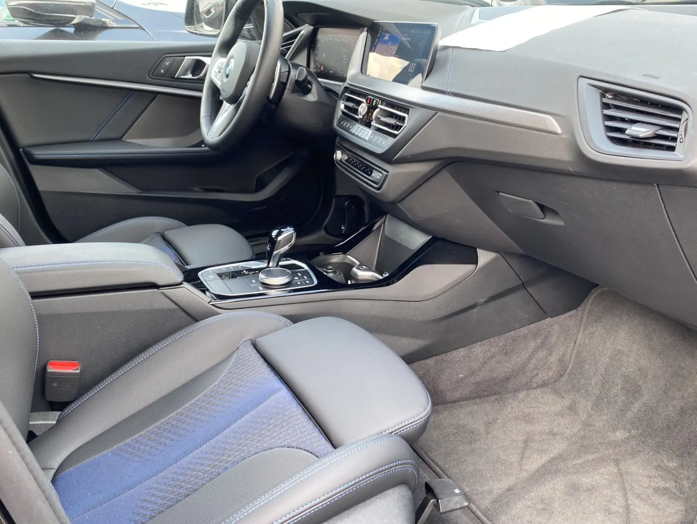 M135 i xDrive Cockpit Prof HarmanKardon Pano ACC