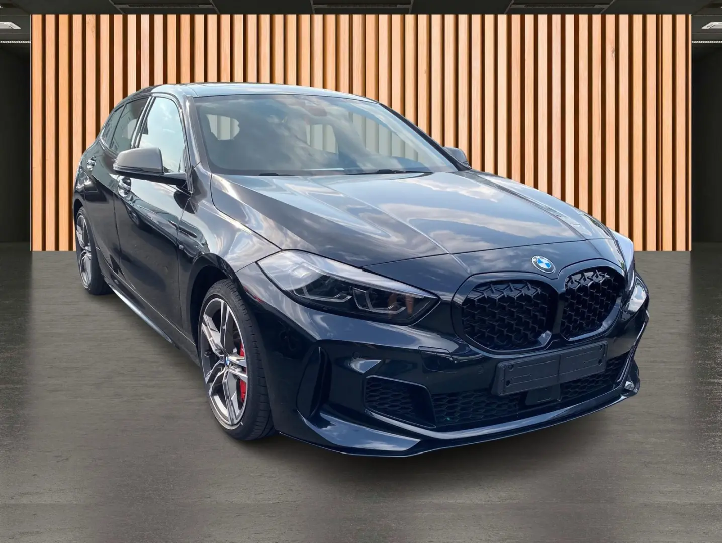 M135 i xDrive Cockpit Prof HarmanKardon Pano ACC