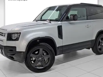 Land Rover Defender 90 D300 X-Dynamic SE AHK Pano