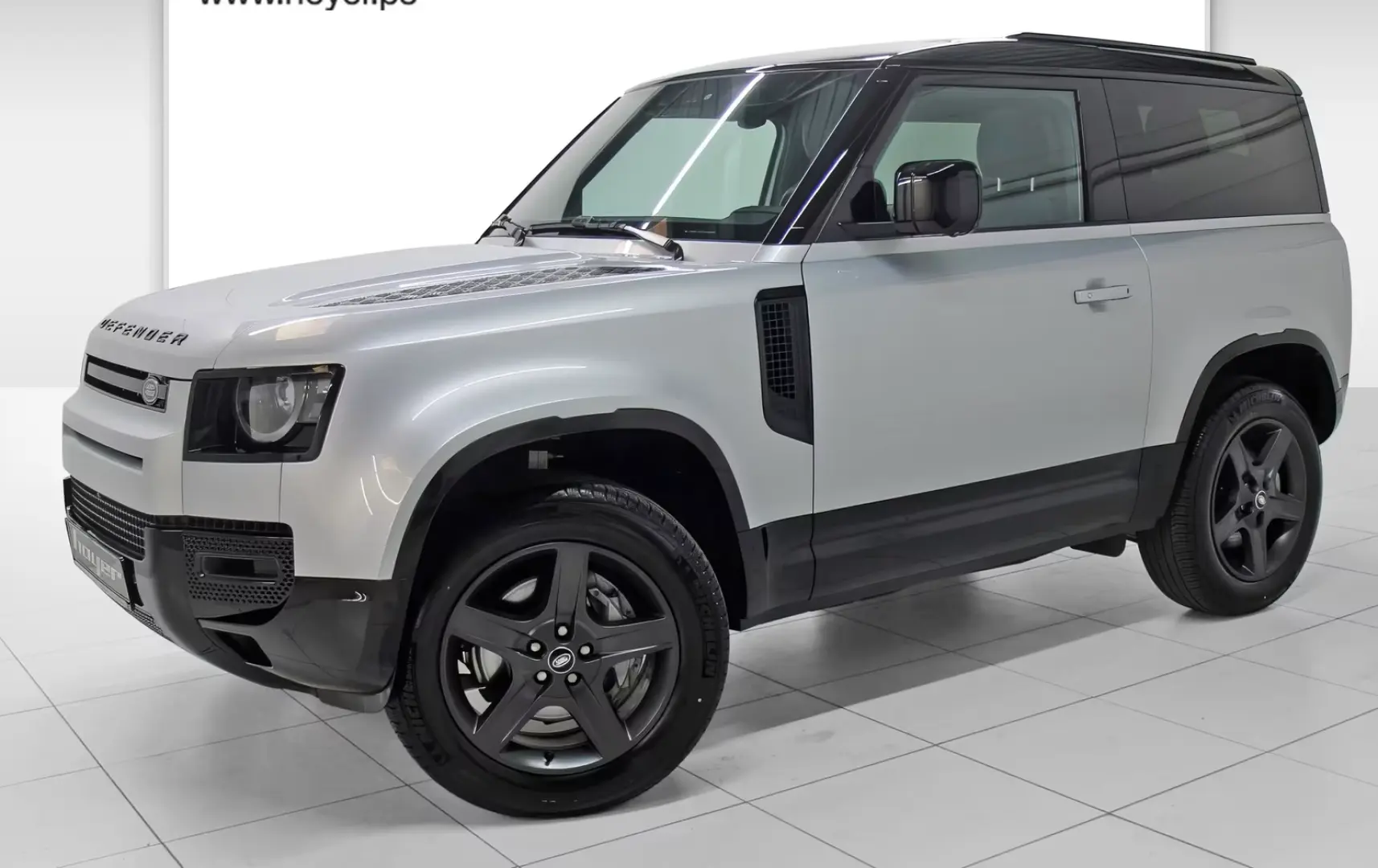 Land Rover Defender 90 D300 X-Dynamic SE AHK Pano