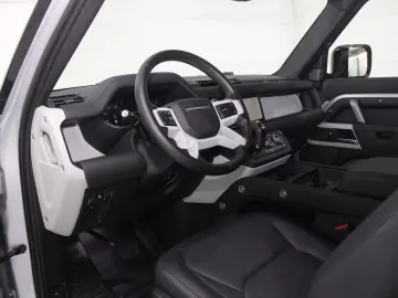 Land Rover Defender 90 D300 X-Dynamic SE AHK Pano