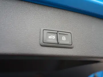 SQ2 2.0 TFSI quattro LED Navi ACC S-Sitze PDC