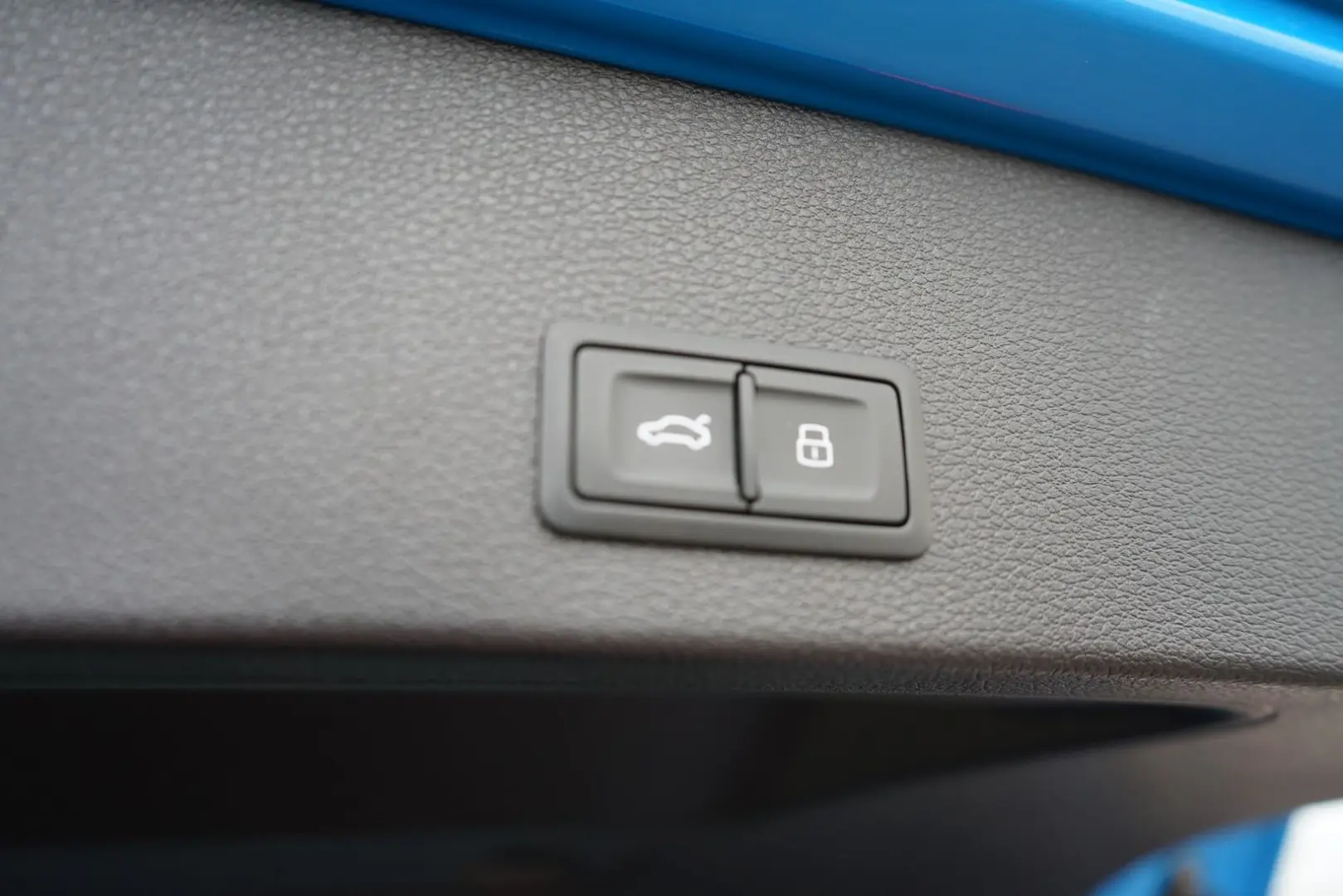 SQ2 2.0 TFSI quattro LED Navi ACC S-Sitze PDC