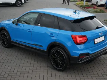 SQ2 2.0 TFSI quattro LED Navi ACC S-Sitze PDC