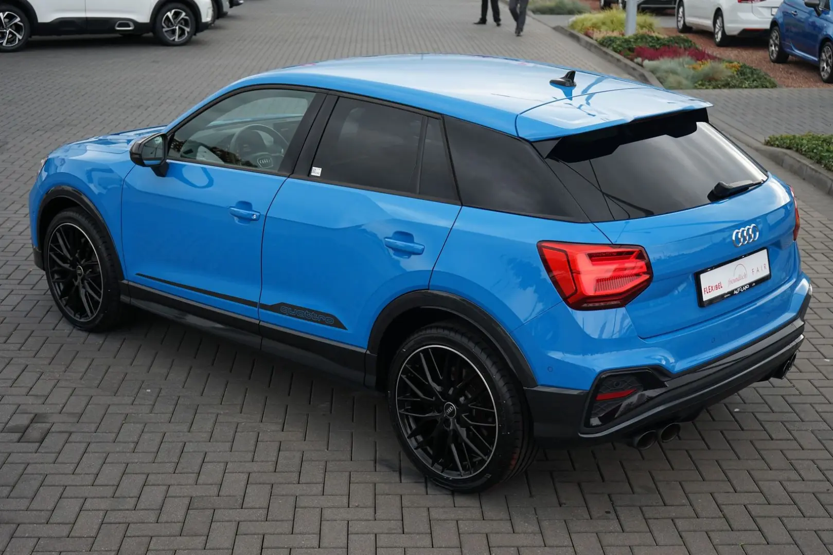 SQ2 2.0 TFSI quattro LED Navi ACC S-Sitze PDC