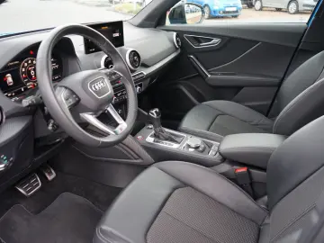 SQ2 2.0 TFSI quattro LED Navi ACC S-Sitze PDC