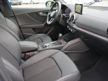 SQ2 2.0 TFSI quattro LED Navi ACC S-Sitze PDC