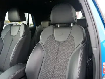 SQ2 2.0 TFSI quattro LED Navi ACC S-Sitze PDC