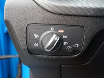 SQ2 2.0 TFSI quattro LED Navi ACC S-Sitze PDC