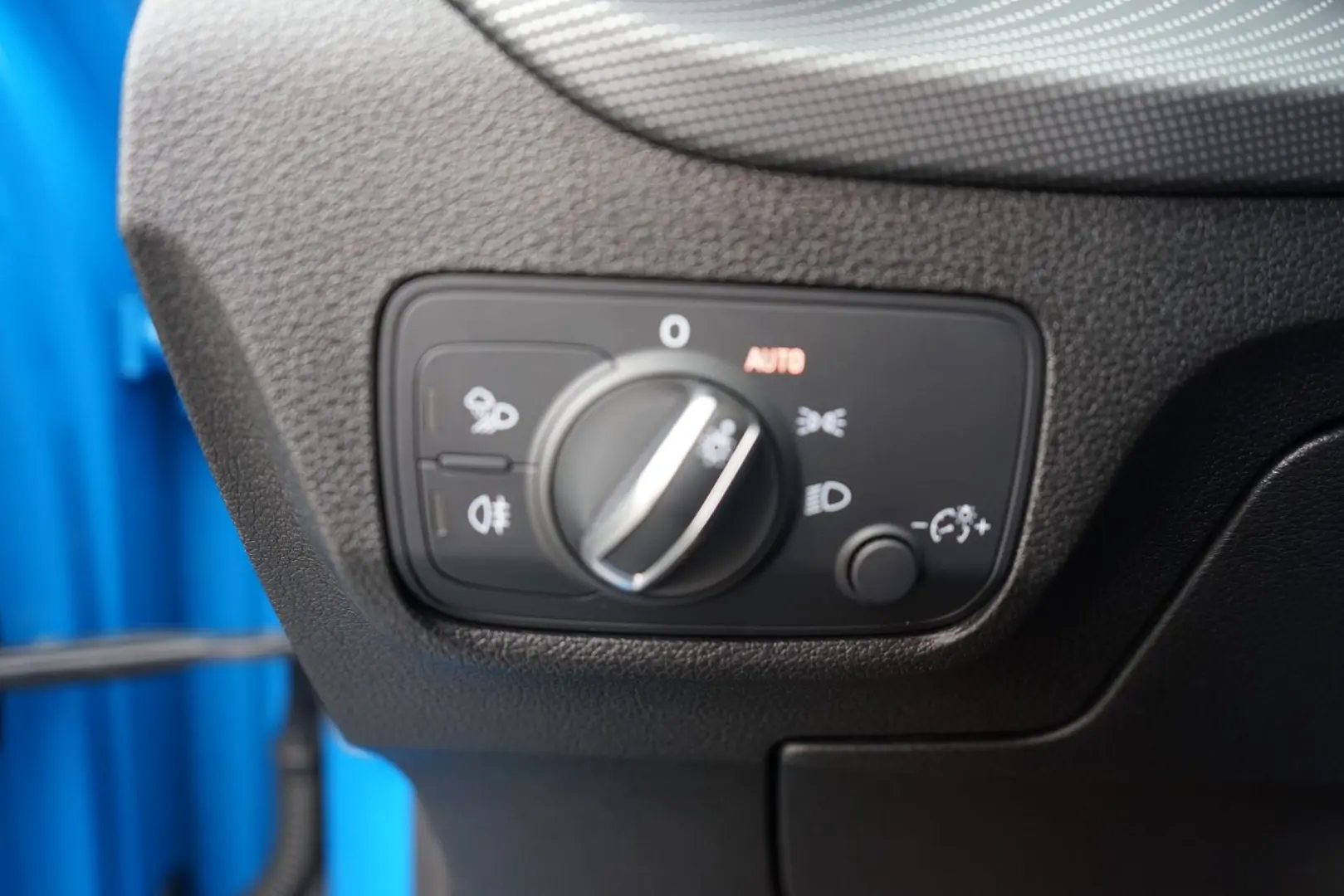 SQ2 2.0 TFSI quattro LED Navi ACC S-Sitze PDC