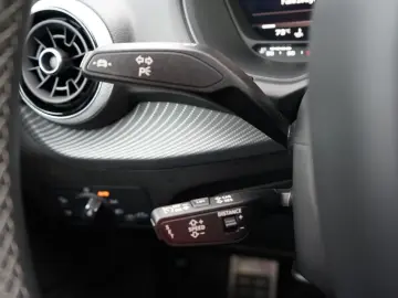 SQ2 2.0 TFSI quattro LED Navi ACC S-Sitze PDC