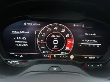 SQ2 2.0 TFSI quattro LED Navi ACC S-Sitze PDC