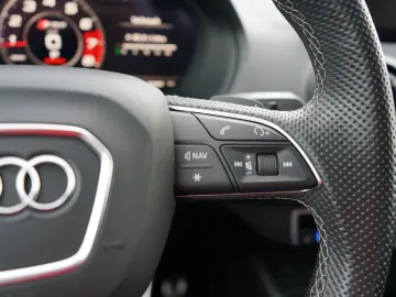 SQ2 2.0 TFSI quattro LED Navi ACC S-Sitze PDC