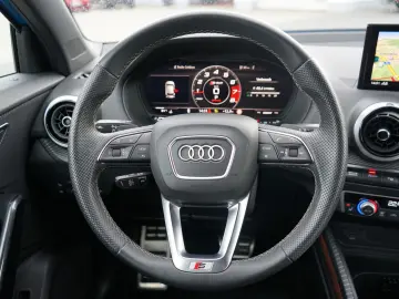 SQ2 2.0 TFSI quattro LED Navi ACC S-Sitze PDC