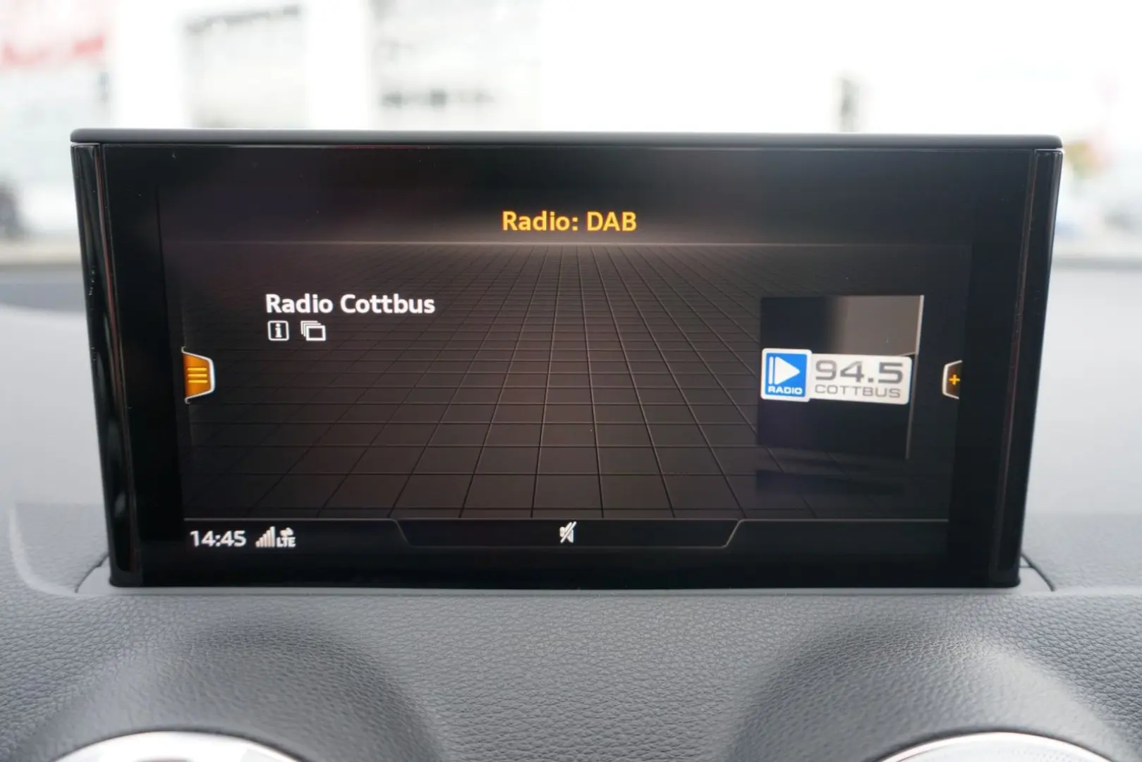 SQ2 2.0 TFSI quattro LED Navi ACC S-Sitze PDC