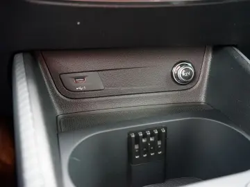 SQ2 2.0 TFSI quattro LED Navi ACC S-Sitze PDC