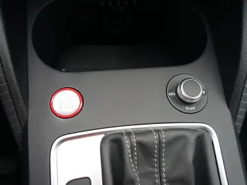 SQ2 2.0 TFSI quattro LED Navi ACC S-Sitze PDC