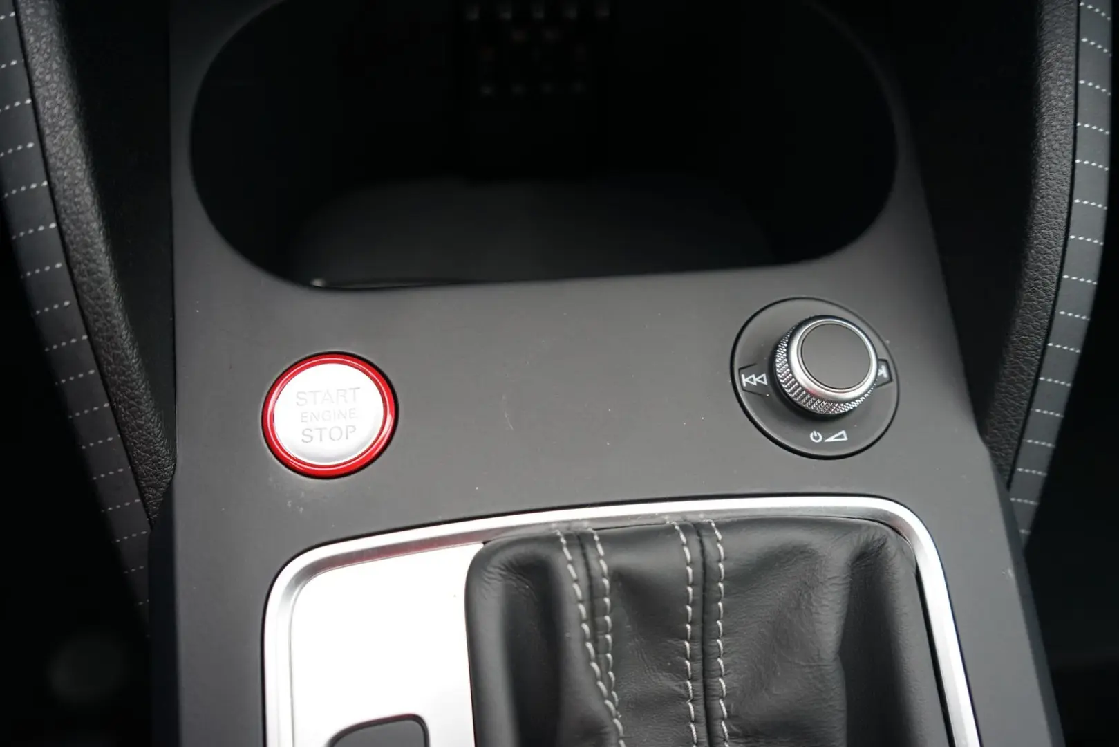 SQ2 2.0 TFSI quattro LED Navi ACC S-Sitze PDC