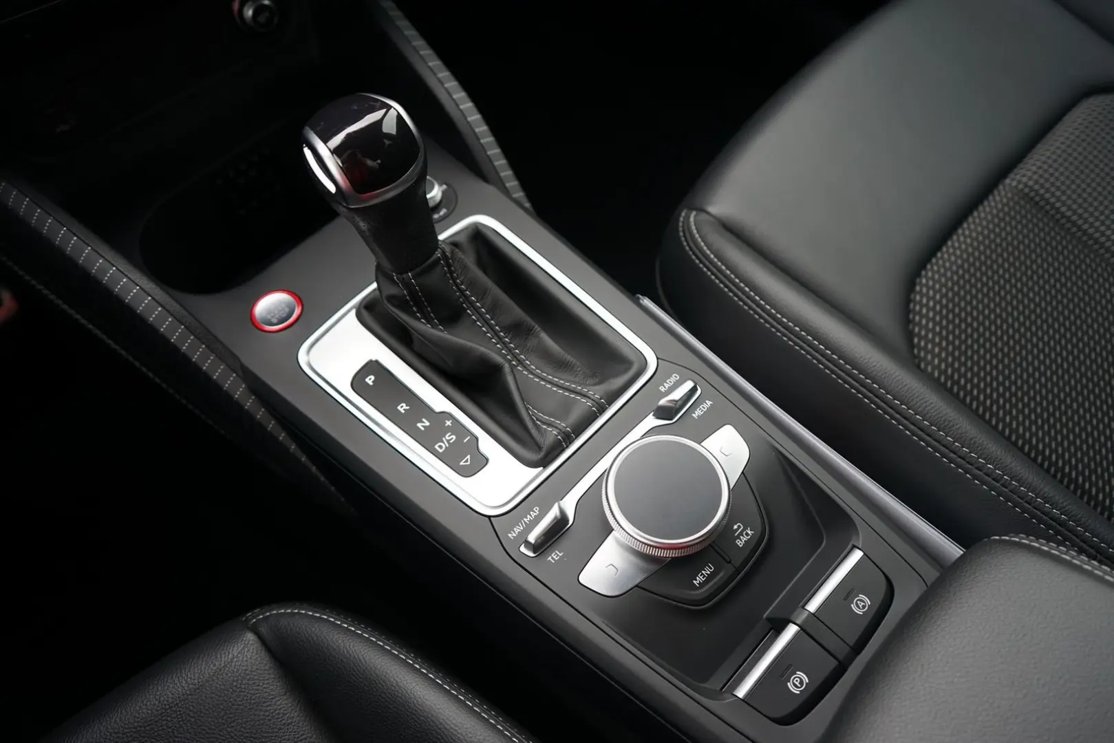 SQ2 2.0 TFSI quattro LED Navi ACC S-Sitze PDC