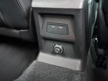 SQ2 2.0 TFSI quattro LED Navi ACC S-Sitze PDC