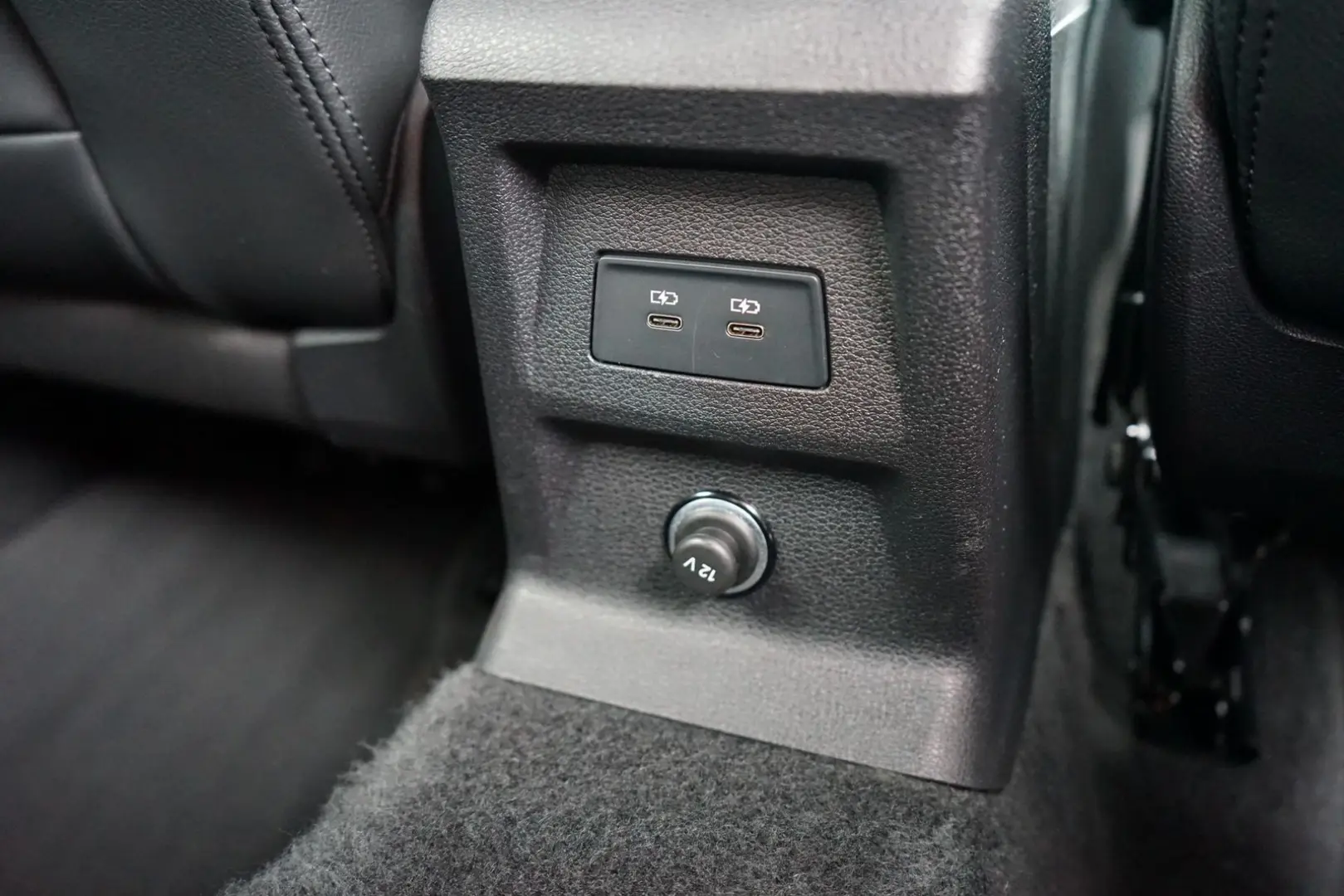 SQ2 2.0 TFSI quattro LED Navi ACC S-Sitze PDC