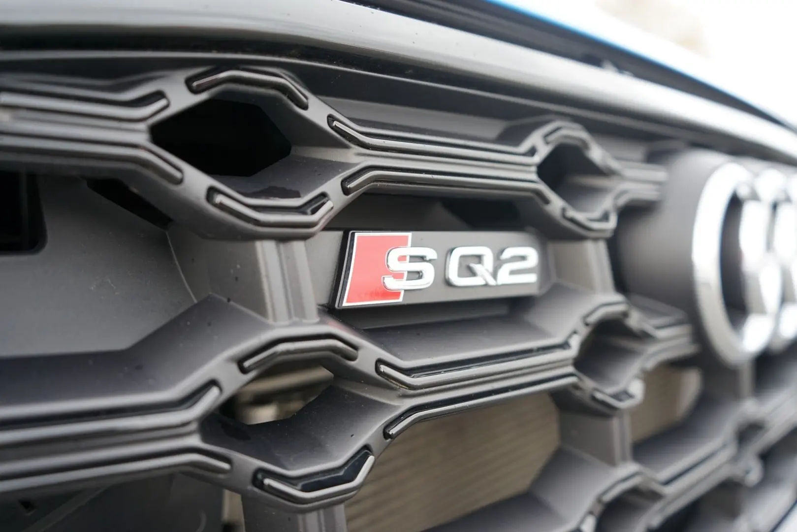 SQ2 2.0 TFSI quattro LED Navi ACC S-Sitze PDC