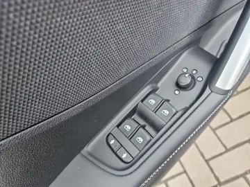 SQ2 TFSI S tronic quattro NaviPlus Matrix SHZ Op