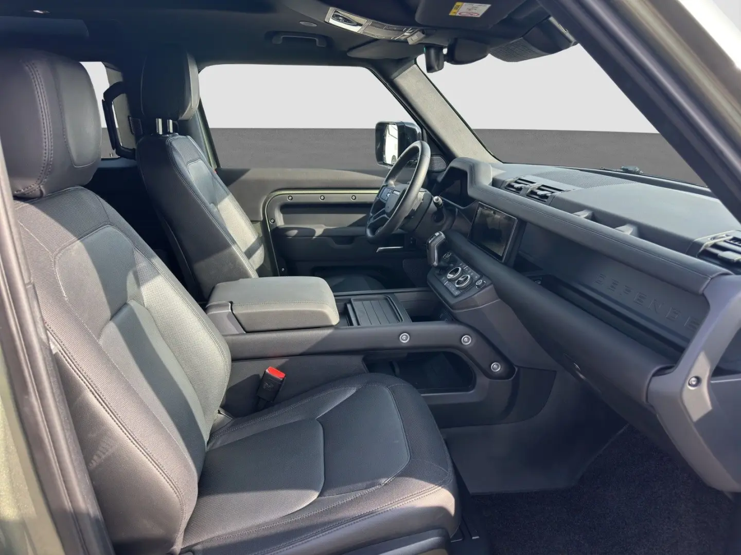 Defender 90 D300 X-Dynamic SE AHK Black-P. Winte