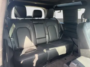 Defender 90 D300 X-Dynamic SE AHK Black-P. Winte