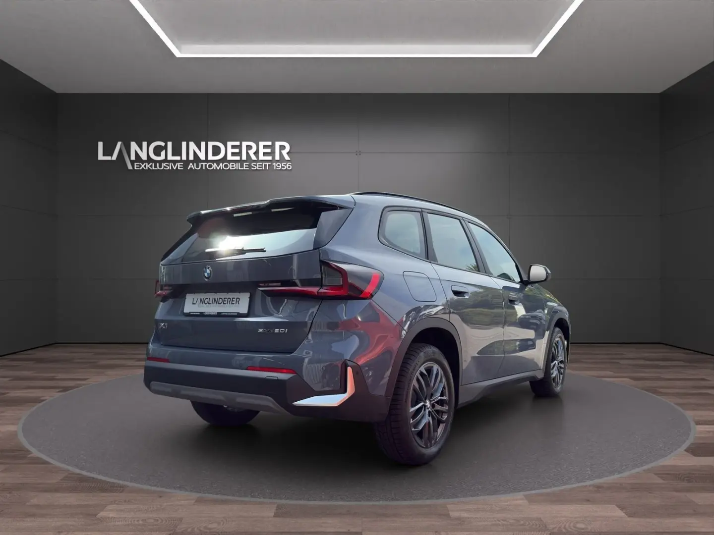 X1 sDrive20i NP56799 - adp.LED DrivingAssistPlus