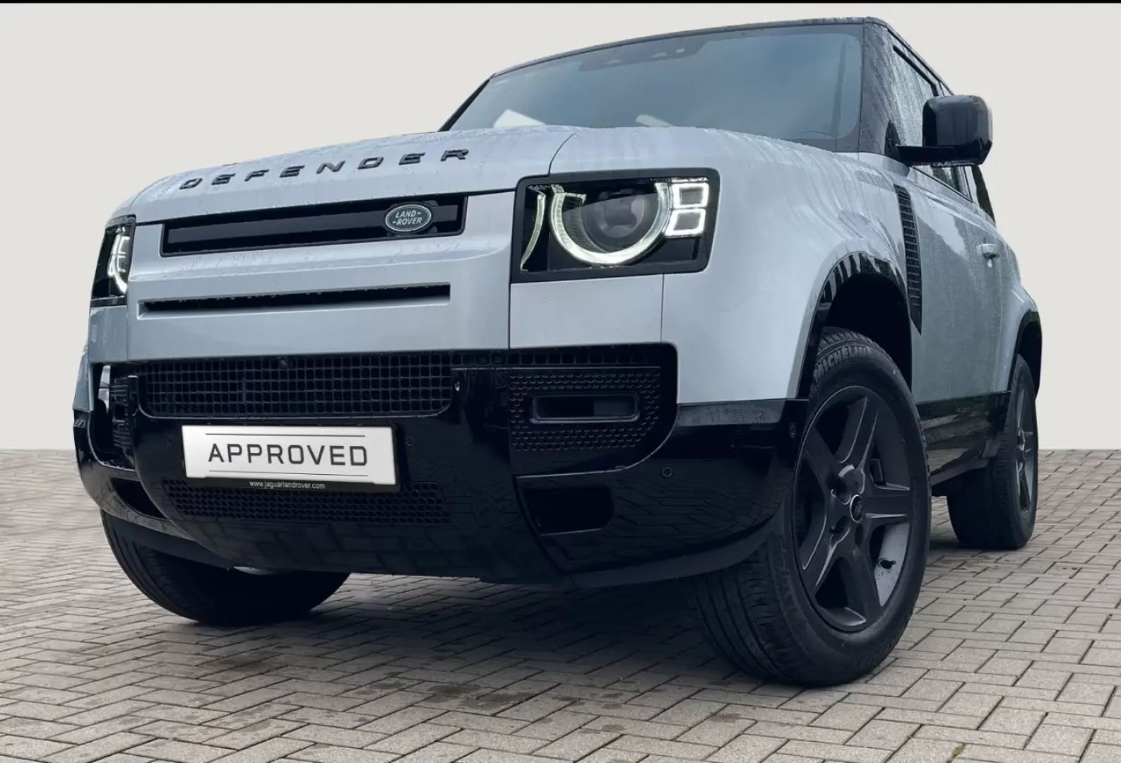 Defender 90 X-Dynamic SE 3.0 D300 Mild-Hybrid EU