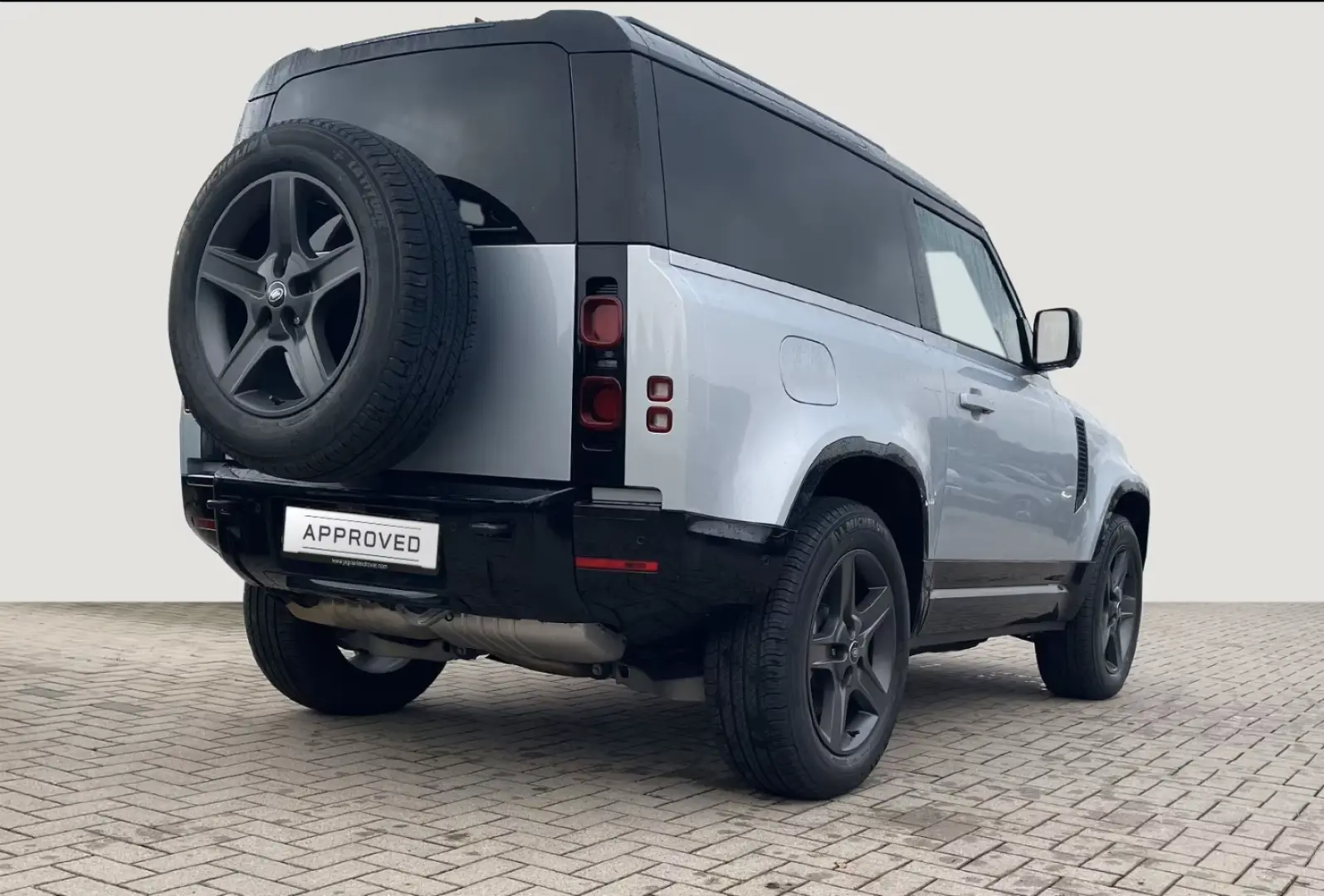 Defender 90 X-Dynamic SE 3.0 D300 Mild-Hybrid EU