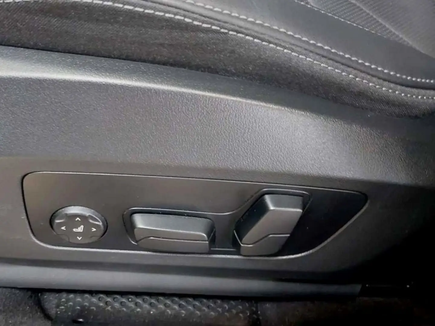 X1 sDrive 20i M Sport HUD ACC DrivingPro 360 Kam