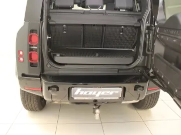 Defender 90 X-Dynamic SE AHK Black Pack DAB LED