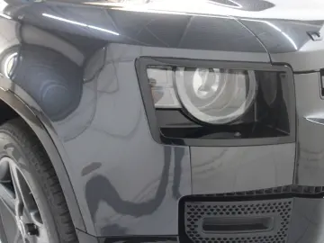 Defender 90 X-Dynamic SE AHK Black Pack DAB LED