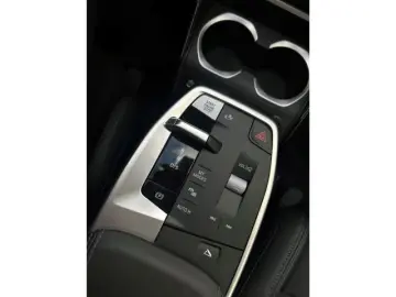 X1 xDrive30e M Sport AHK HUD LCProf PA  19M-LMR