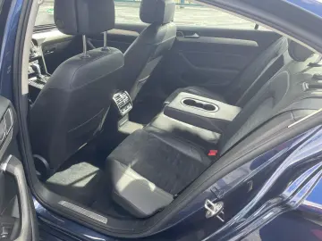 Volkswagen Passat 2.0 TDI Highline 4Motion BlueMotion