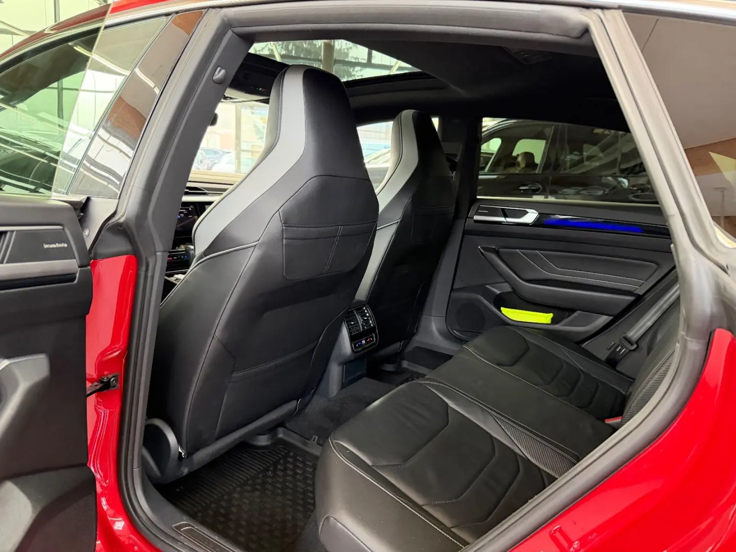 Arteon 2.0TDI R-Line 4M Pano LED ACC 360Kam