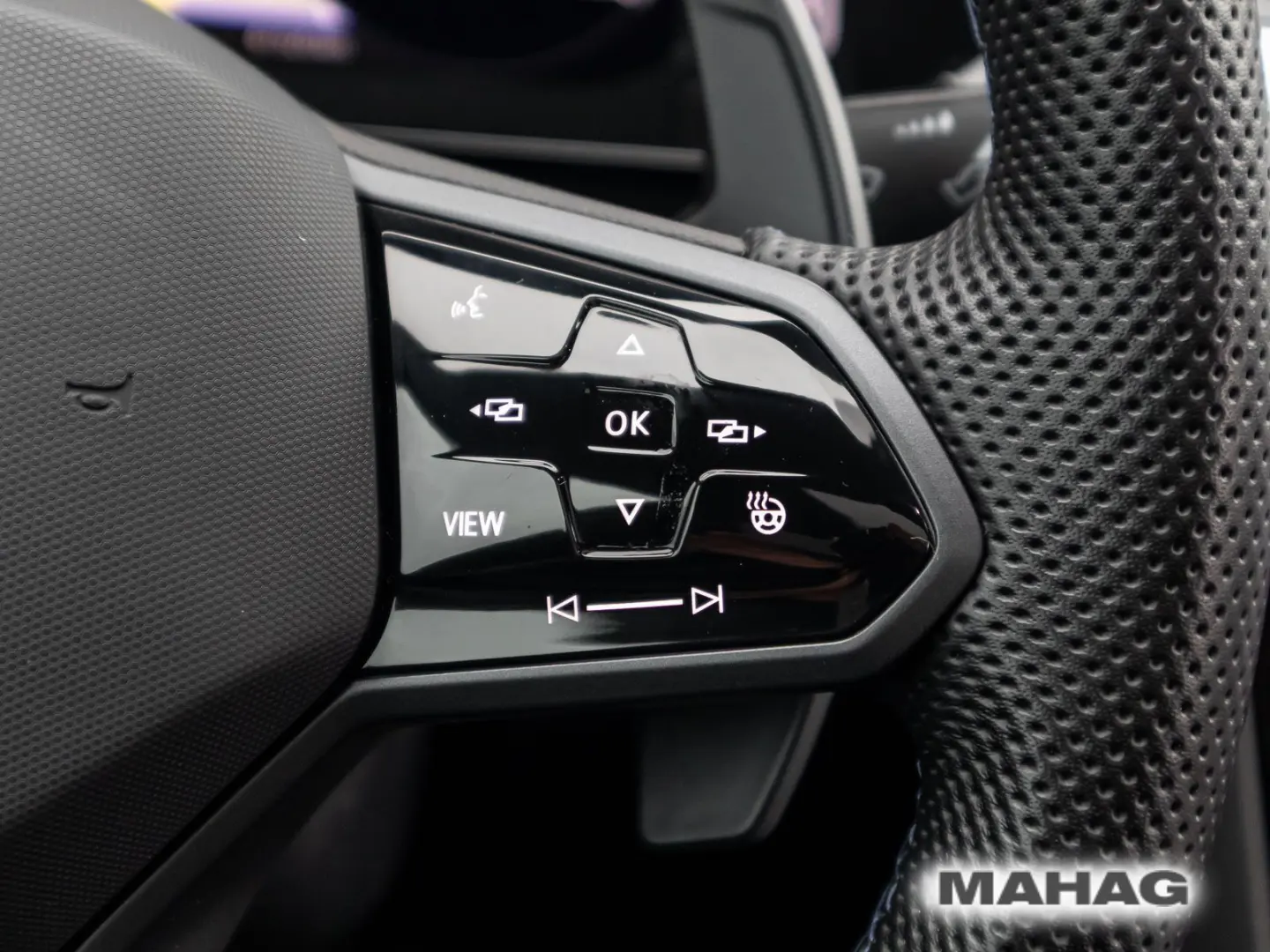 Arteon R 2.0 TSI 4mot LEDER NaviPro IQ.LIGHT Pan