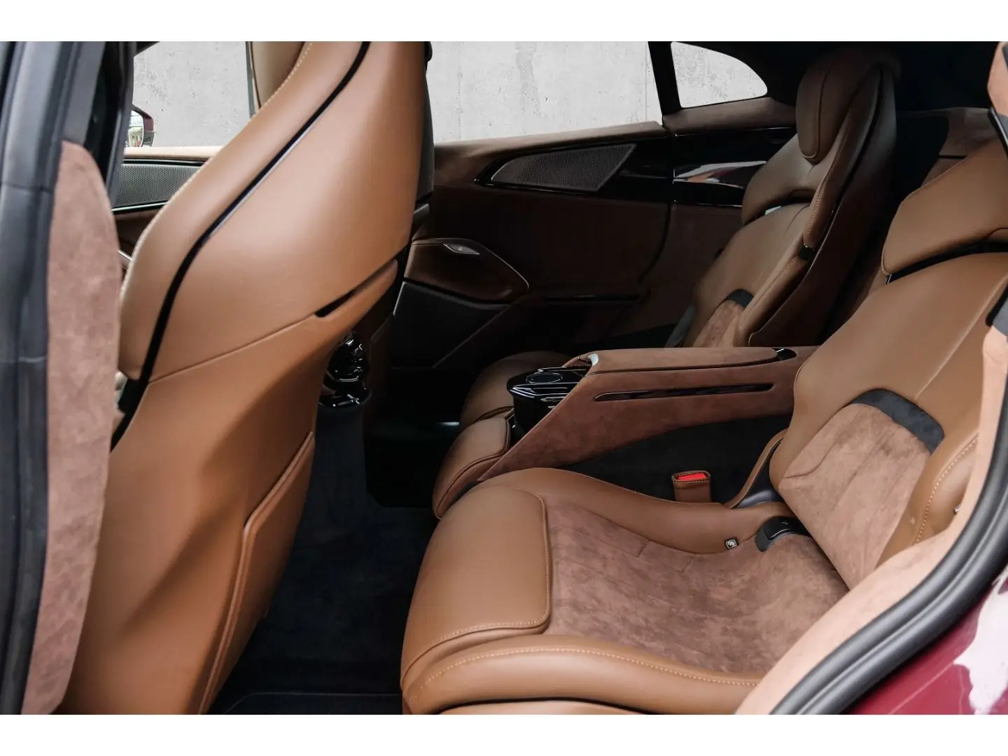 Purosangue  Matrix-LED 360 -Kamera Burmester