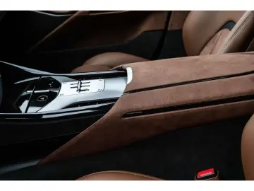 Purosangue  Matrix-LED 360 -Kamera Burmester