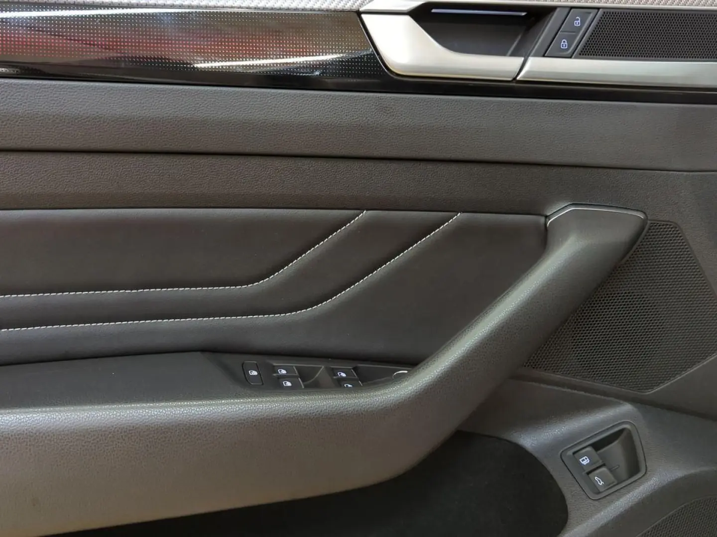 ARTEON 1.4TSI eHYBRID R-LINE PANO-DACH LEDER NAV