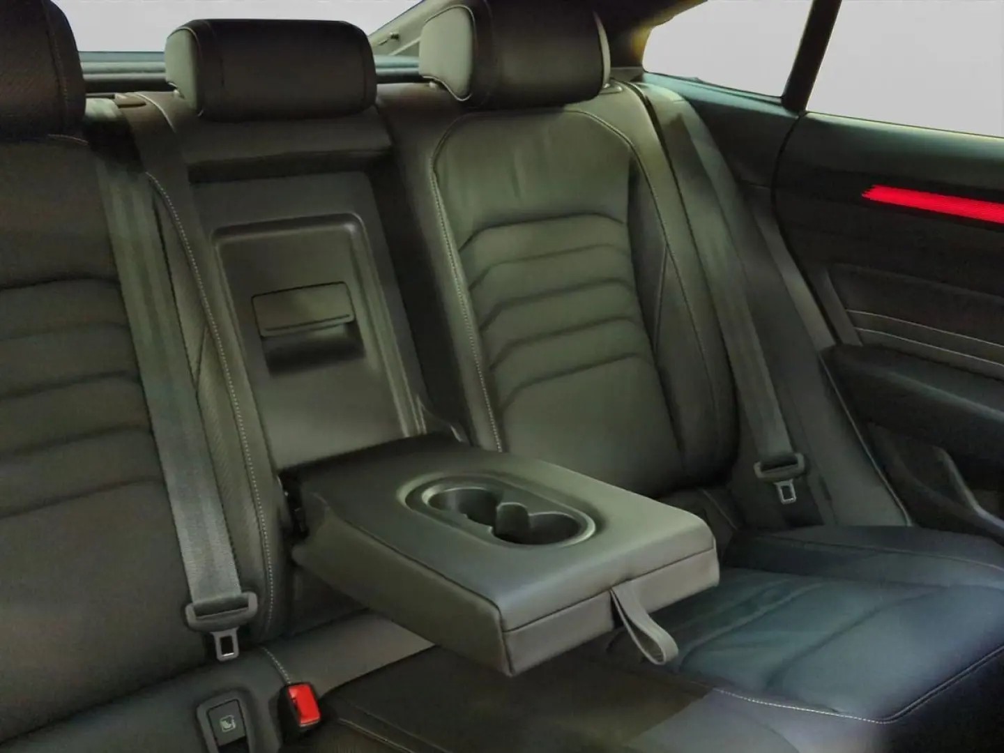 ARTEON 1.4TSI eHYBRID R-LINE PANO-DACH LEDER NAV