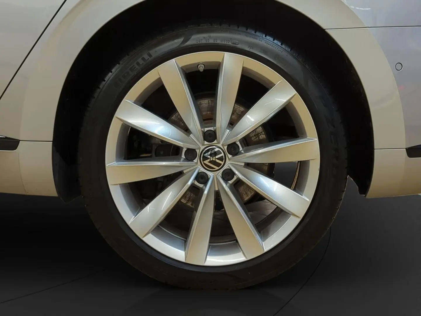 ARTEON 1.4TSI eHYBRID R-LINE PANO-DACH LEDER NAV