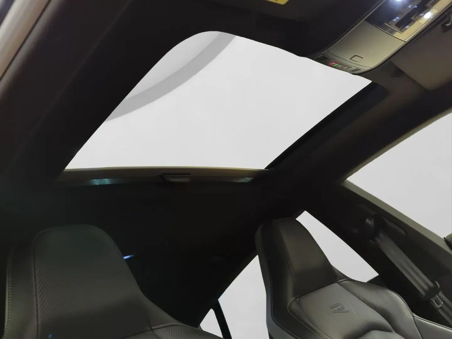 ARTEON 1.4TSI eHYBRID R-LINE PANO-DACH LEDER NAV