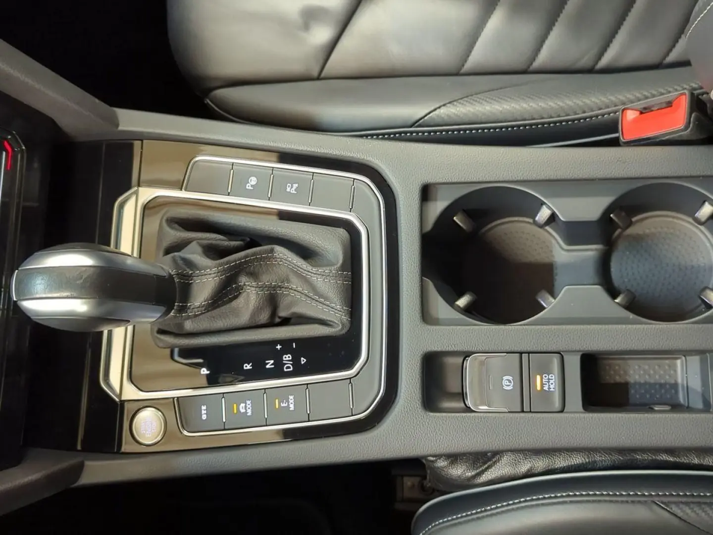 ARTEON 1.4TSI eHYBRID R-LINE PANO-DACH LEDER NAV