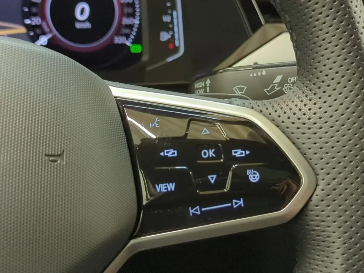 ARTEON 1.4TSI eHYBRID R-LINE PANO-DACH LEDER NAV