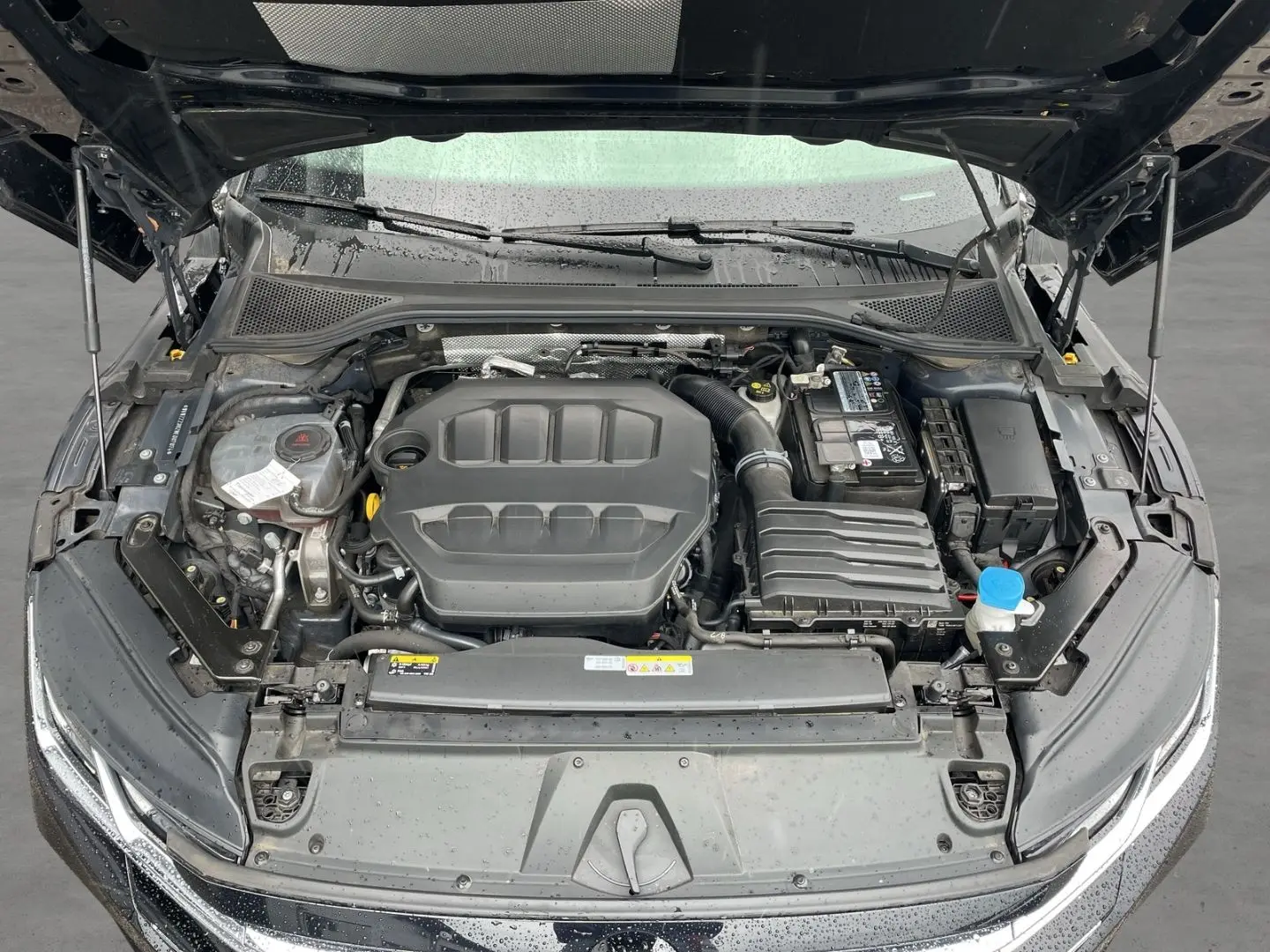 Arteon 2 0 TSI R-Line Matrix HuD AHK Kamera Pano